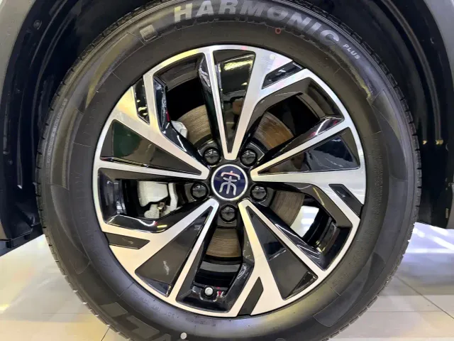 BYD Song Pro — Фото автомобиля 10