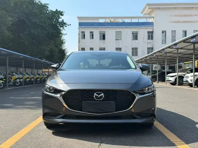Mazda Axela — Фото автомобиля 2