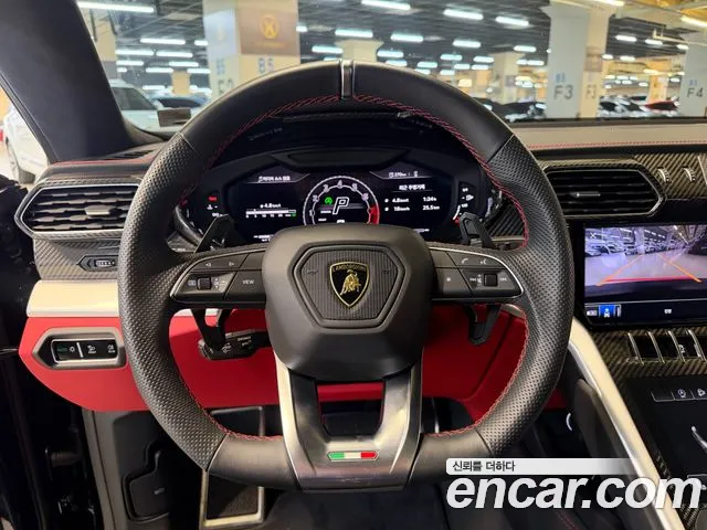 Lamborghini Urus — Фото автомобиля 6