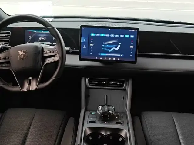 BYD Qin L — Фото автомобиля 12