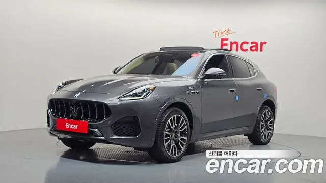 Фотография автомобиля — Maserati Grecale