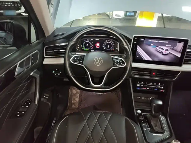 Volkswagen Tiguan L PHEV — Фото автомобиля 10