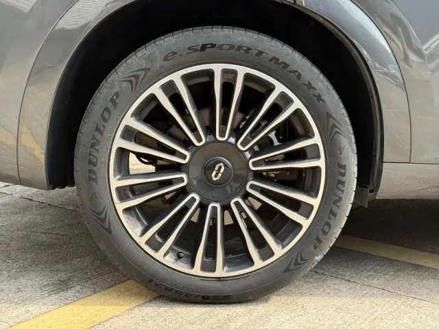 Aito M7 — Фото автомобиля 15
