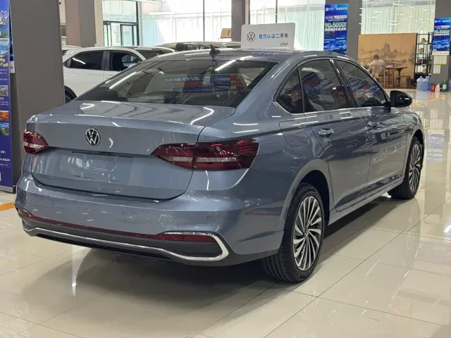 Volkswagen Lavida — Фото автомобиля 10