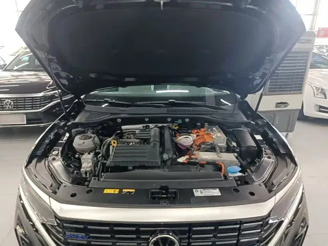 Volkswagen Passat — Фото автомобиля 19