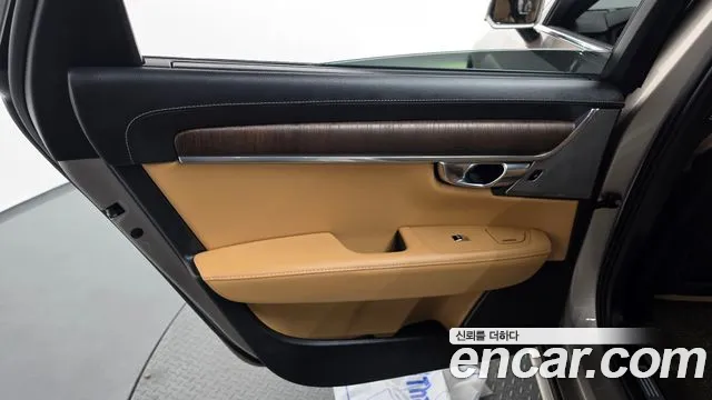 Volvo S90 — Фото автомобиля 14