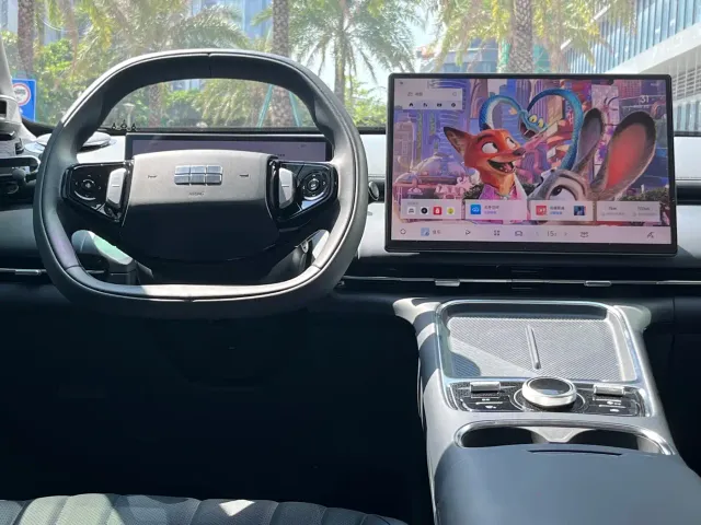 Geely Galaxy Starship 7 EM-i — Фото автомобиля 11