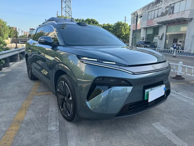 BYD Tang L — Фото автомобиля 8