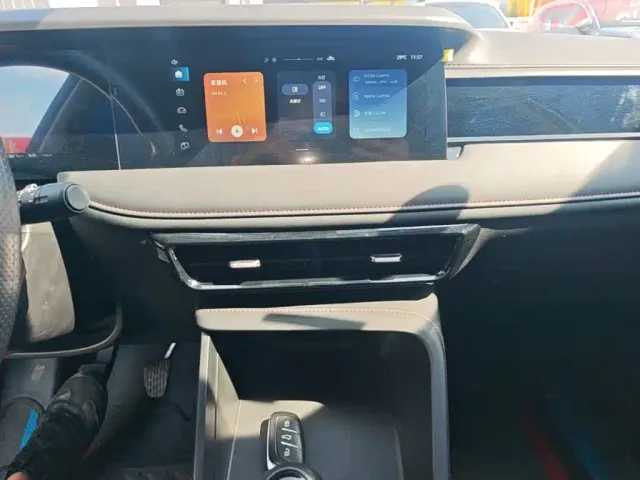 Roewe i5 — Фото автомобиля 12