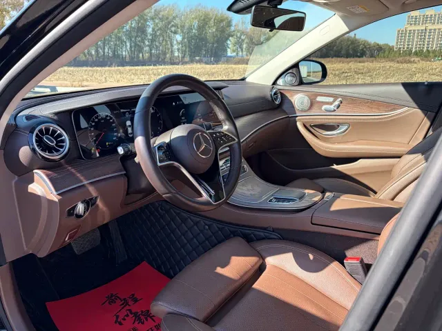 Mercedes-Benz E-Class — Фото автомобиля 7
