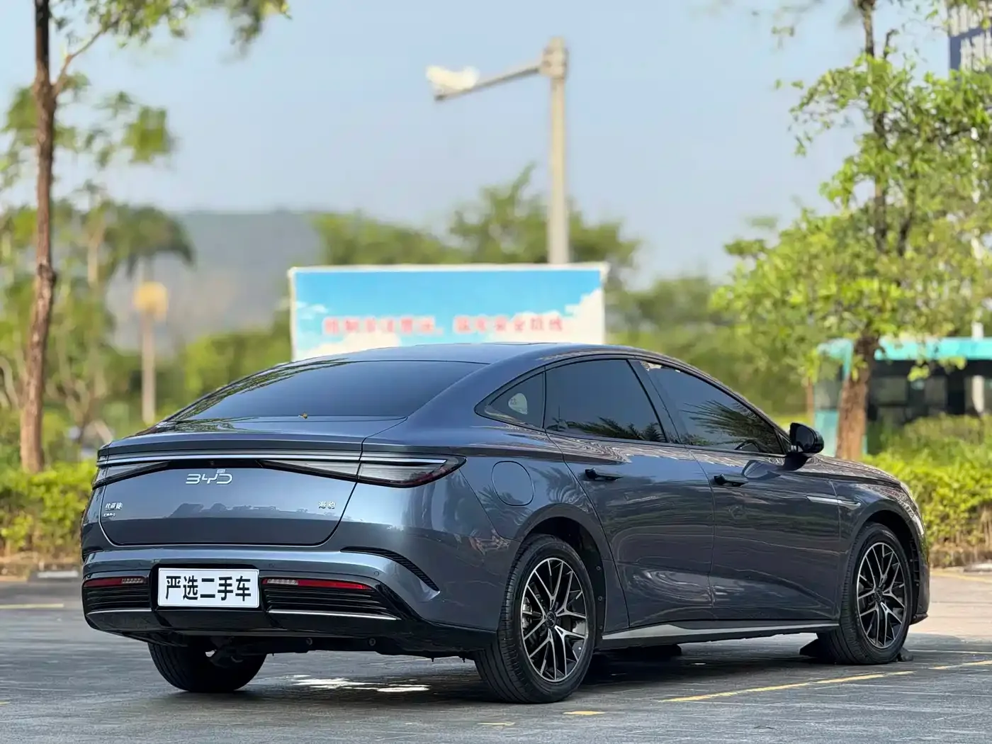 BYD Seal 2024 Glory Edition DM-i 1.5T 121km Flagship — Фото автомобиля 9