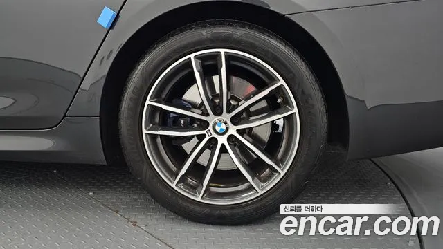 BMW 5-Series — Фото автомобиля 15