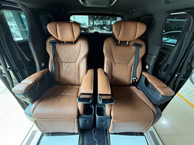 Toyota Alphard — Фото автомобиля 15