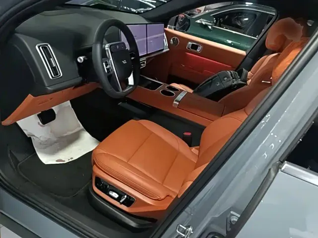 Li Auto L7 — Фото автомобиля 14