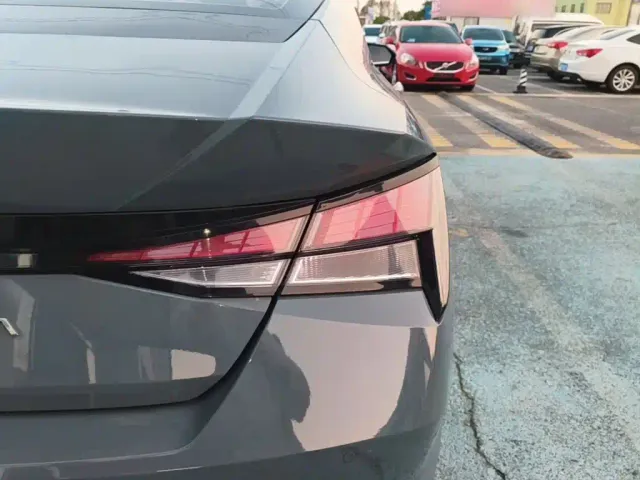Hyundai Elantra — Фото автомобиля 7