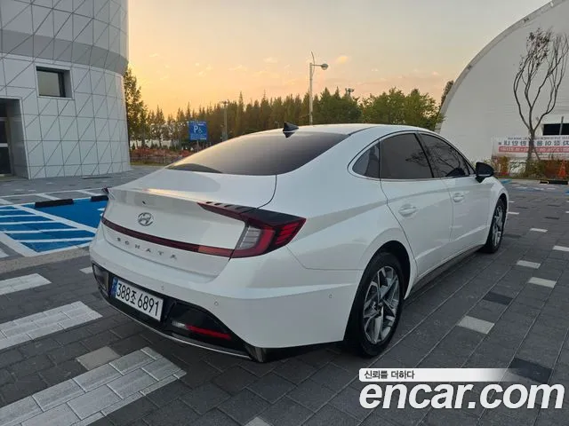 Hyundai Sonata — Фото автомобиля 4