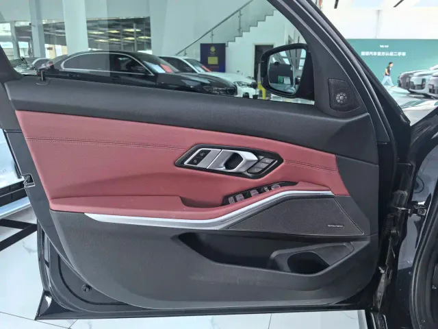 BMW 3 Series — Фото автомобиля 4