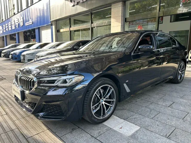 Фотография автомобиля — BMW 5 Series