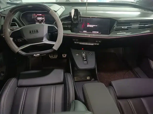 Audi Q4 e-tron — Фото автомобиля 9