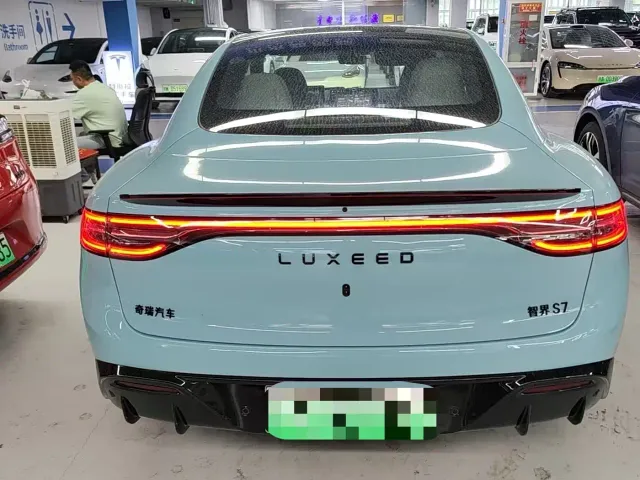 Luxeed S7 — Фото автомобиля 4