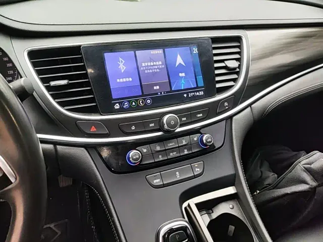 Buick LaCrosse — Фото автомобиля 8