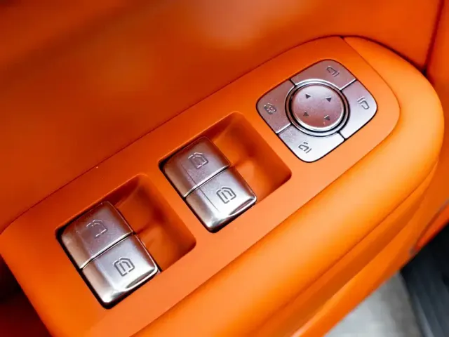 Li Auto L8 — Фото автомобиля 26