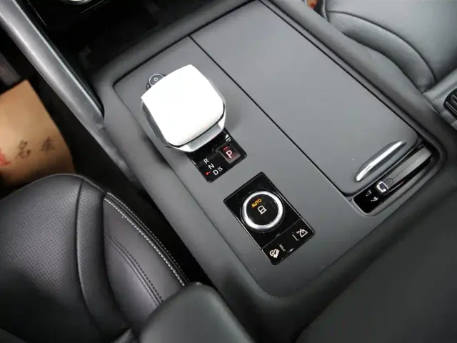 Land Rover Discovery — Фото автомобиля 15