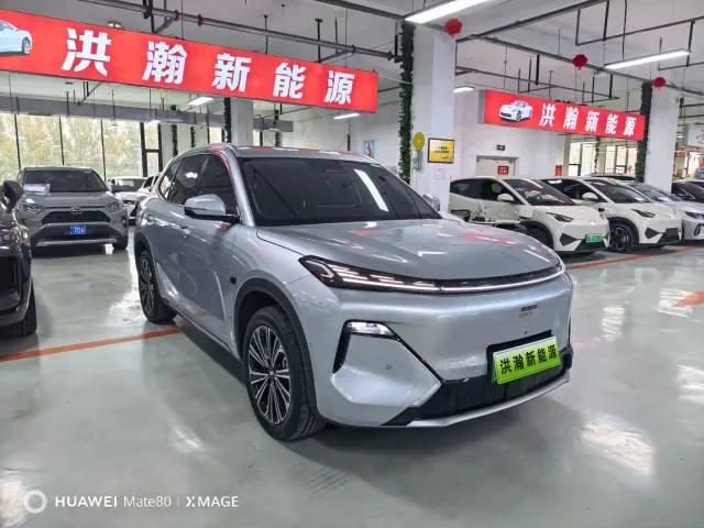 Geely Galaxy Starship 7 EM-i — Фото автомобиля 3