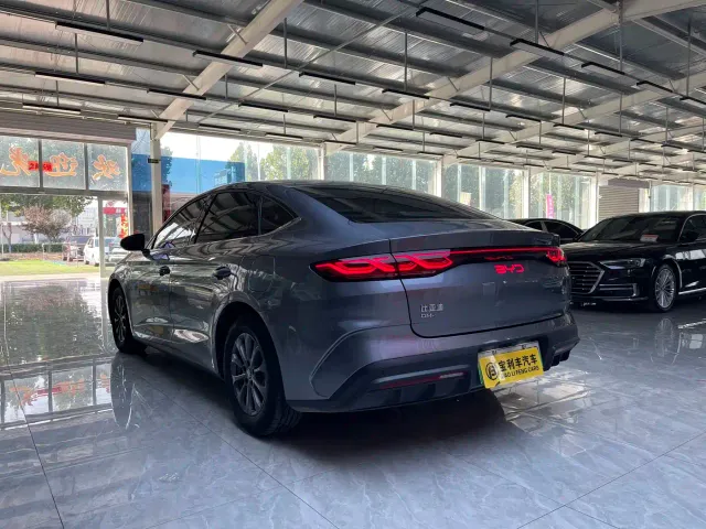 BYD Qin L — Фото автомобиля 5