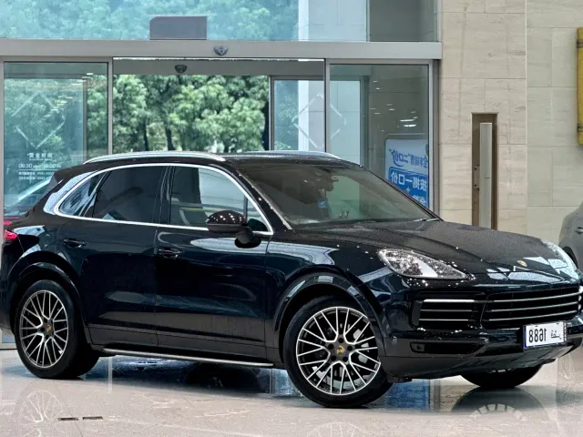 Porsche Cayenne — Фото автомобиля 3