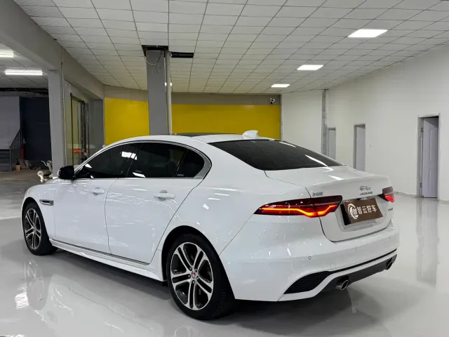 Jaguar XEL — Фото автомобиля 7