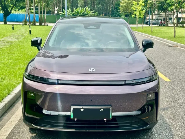 Leapmotor Leapmotor B10 2025 510 Joy Edition — Фото автомобиля 2