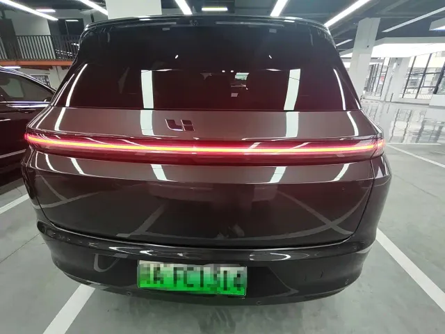 Li Auto L7 — Фото автомобиля 16