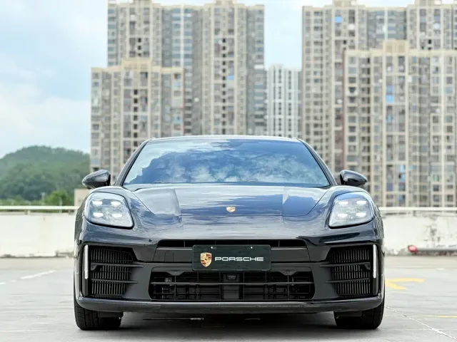 Porsche Panamera — Фото автомобиля 2