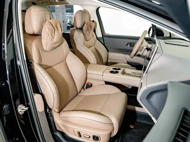 Li Auto i8 — Фото автомобиля 21