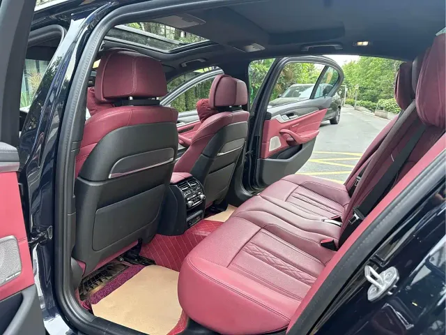 BMW 5 Series — Фото автомобиля 14