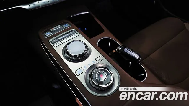 Genesis GV70 2.5T Бензин AWD — Фото автомобиля 9