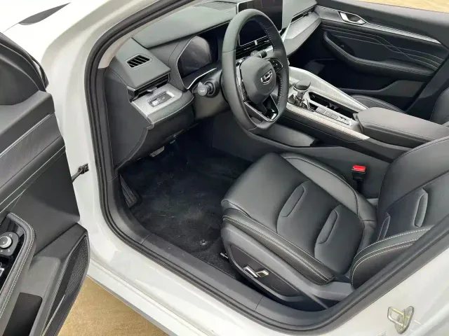 Geely Xingrui — Фото автомобиля 9