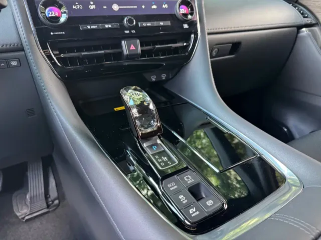 Toyota Vellfire — Фото автомобиля 12