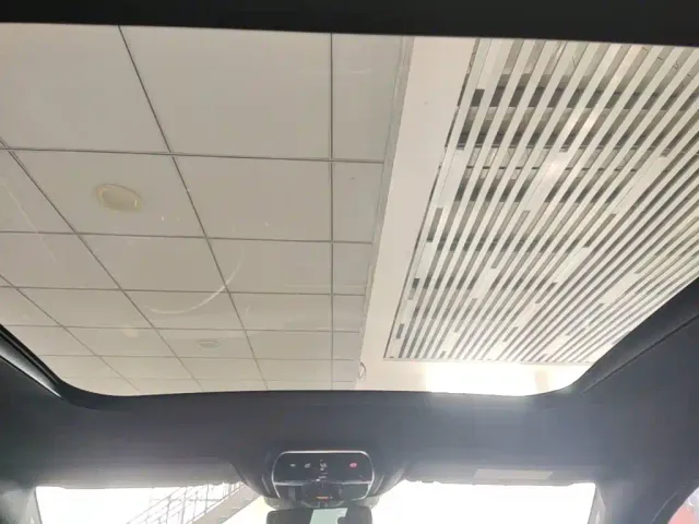 Mercedes-Benz EQE SUV — Фото автомобиля 17