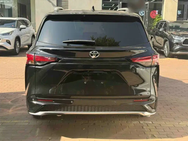 Toyota Granvia — Фото автомобиля 10