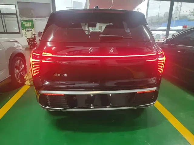 Hongqi HS3 PHEV — Фото автомобиля 5