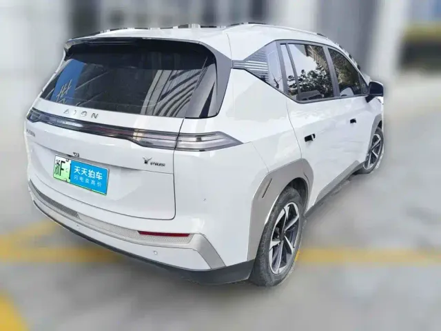 GAC Aion Y — Фото автомобиля 2