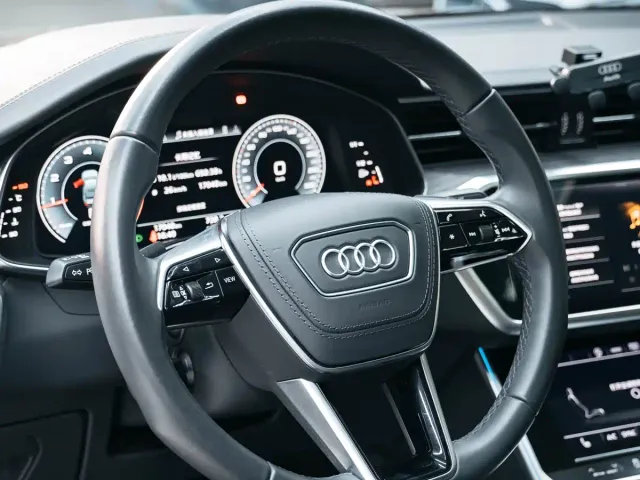 Audi A6L — Фото автомобиля 16