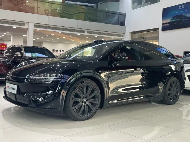 Фотография автомобиля — Luxeed R7