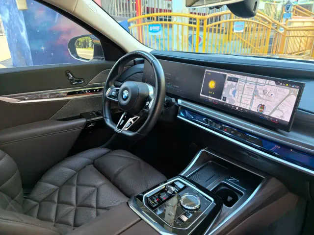 BMW 7 Series — Фото автомобиля 13