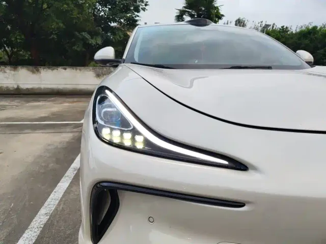 IM Motors LS6 — Фото автомобиля 7