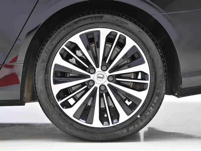Volvo S90 — Фото автомобиля 22