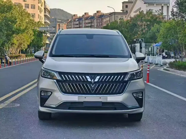 Фотография автомобиля — Wuling Jiachen