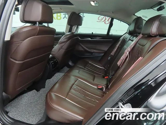 BMW 5 Series G30 — Фото автомобиля 6